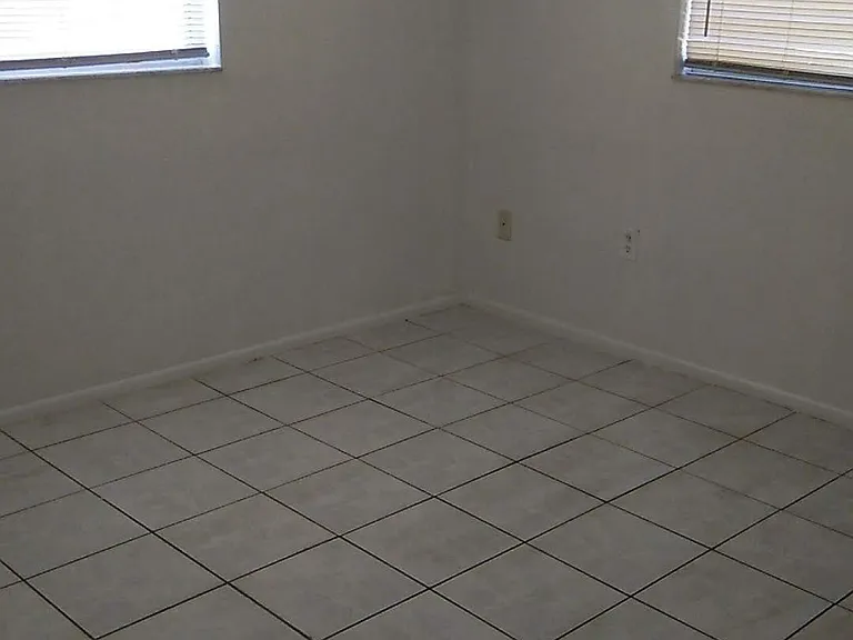 7304 Brentwood Dr — Photo 10
