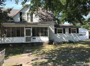 801 N Douglas Ave, Ellsworth, KS 67439