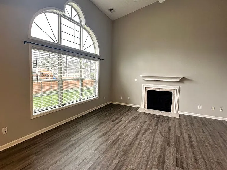 9215 Eminence Ct — Photo 11