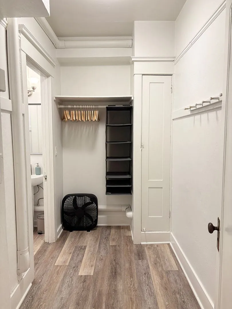 Virginian Apartments — Photo 4