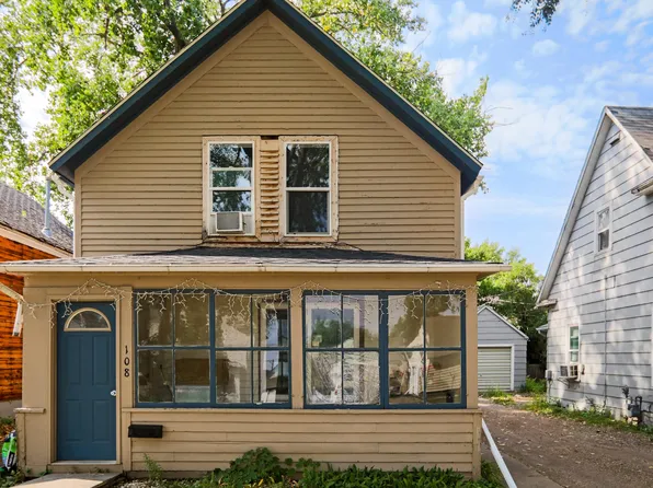 108 2nd Ave NE, Aberdeen, SD 57401