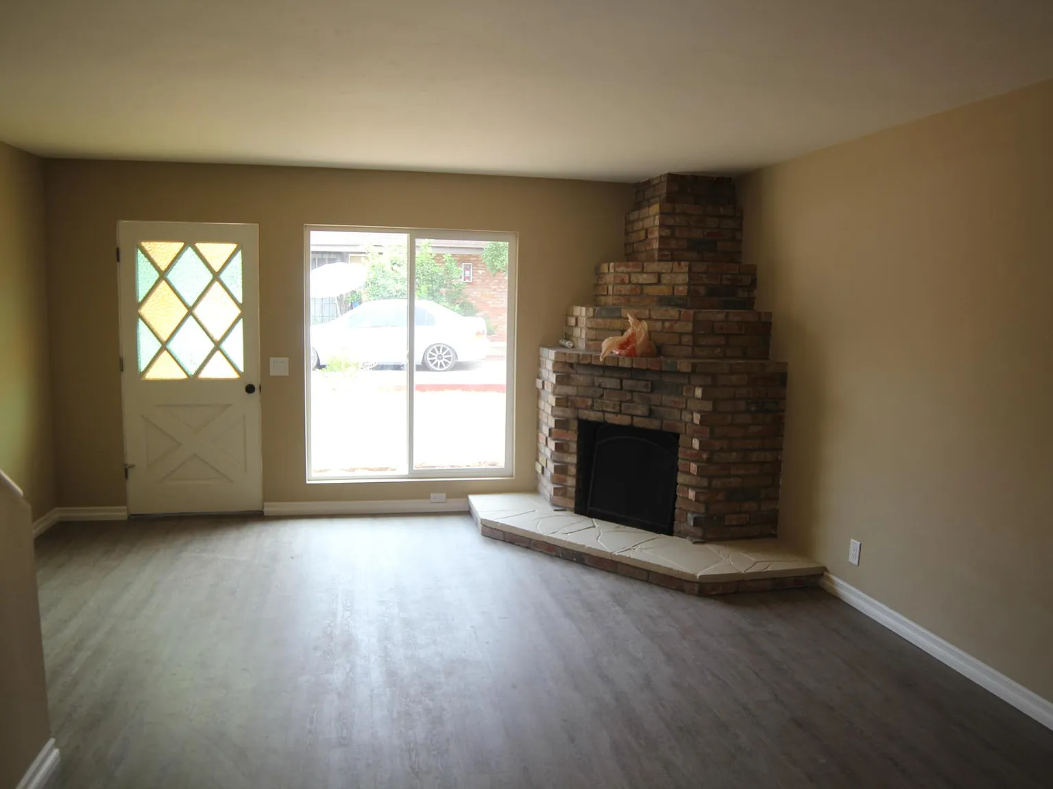2 bed, 1.5 bath, 1140 sqft, $2,750 — Photo 3