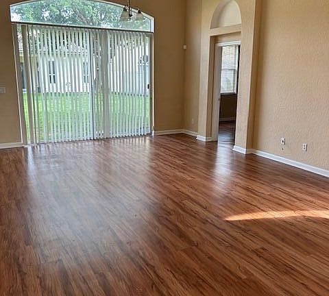 2nd image of 5642 Sunberry Cir