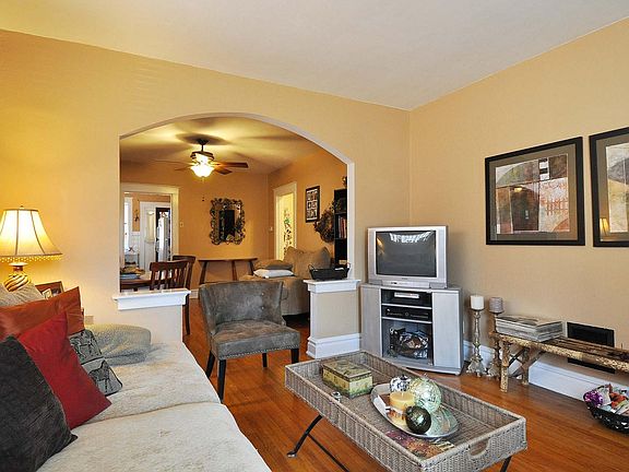 3rd image of 4029 Miami St