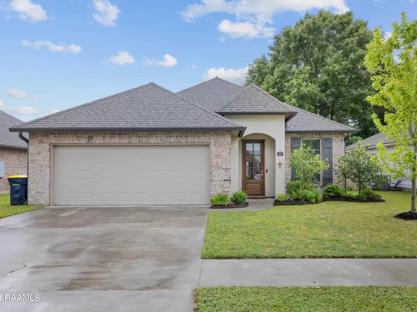 111 Safe Haven Dr, Carencro, LA 70520