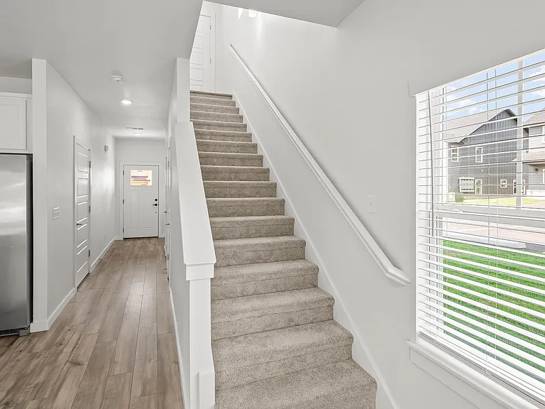 575 W Pickens Rd — Photo 16