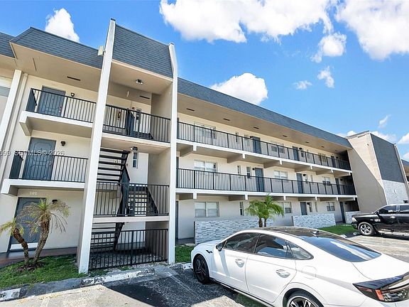 3rd image of 8020 Colony Cir N APT 304