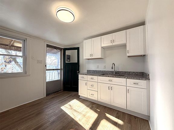 3rd image of 36 E Bernhard Ave