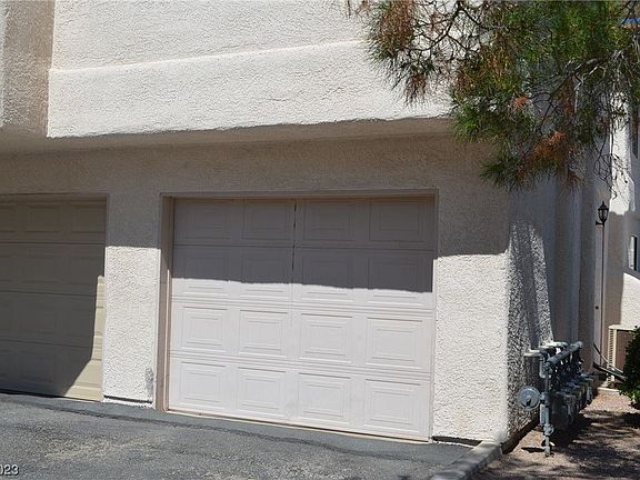 3rd image of 2637 S Durango Dr APT 204