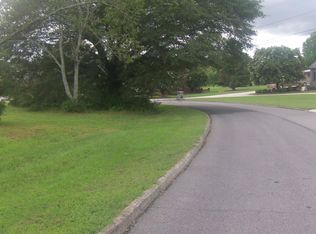 1111 Bent Brook Dr, Albertville, AL 35951
