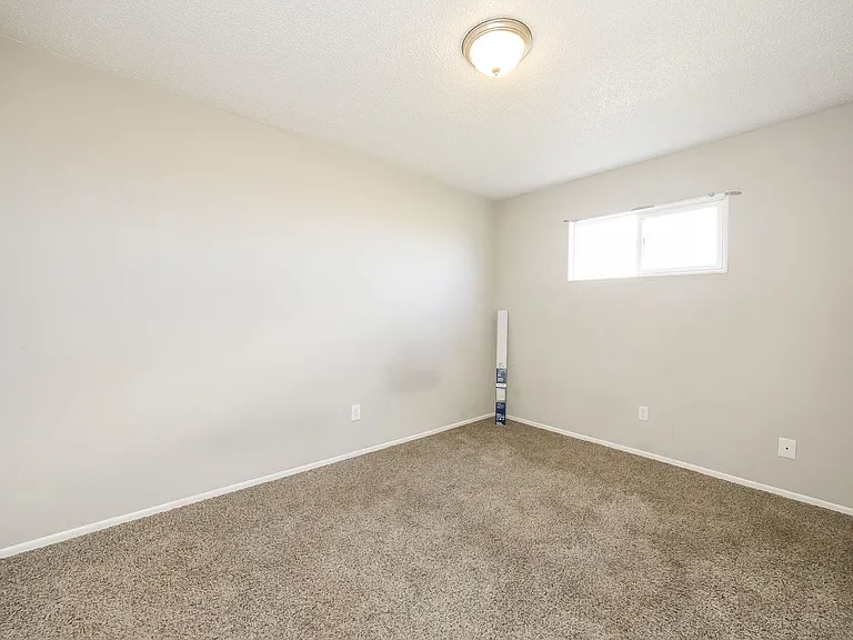 984 E Saxony Dr — Photo 26