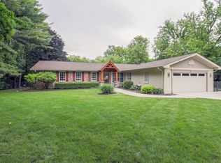 94 Flint Dr, Lake Barrington, IL