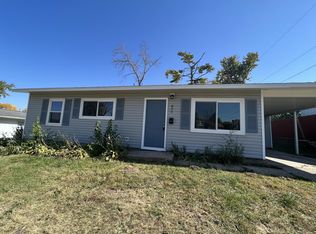 835 S 6th St, Marion, IA 52302