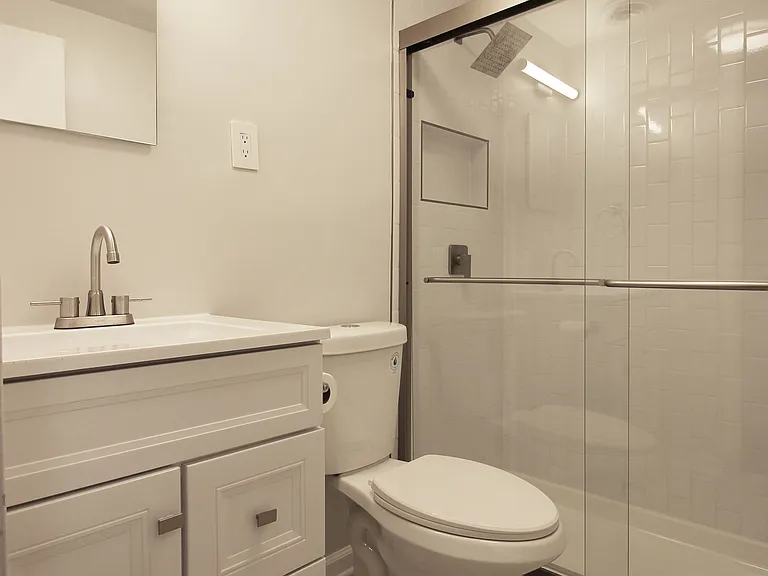 1931 N Cleveland St #306 — Photo 15