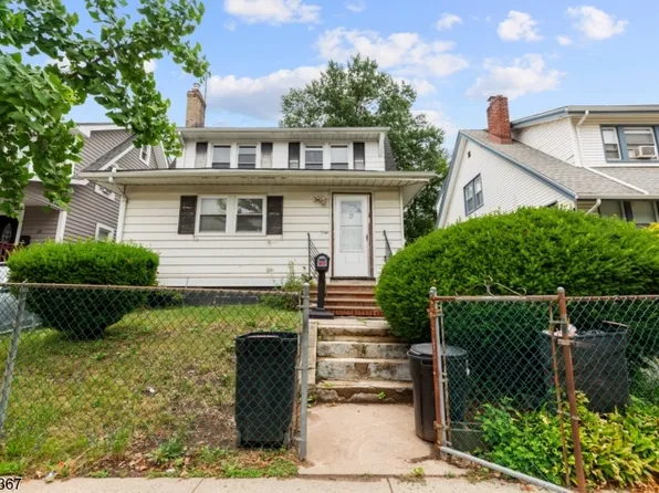 37 Newfield St, East Orange City, NJ 07017