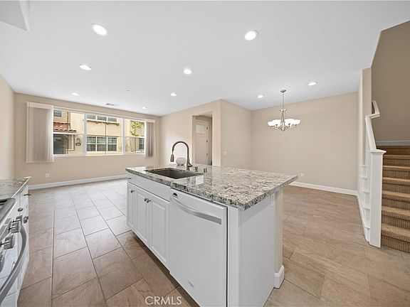 2nd image of 875 E Mountain Way Unit C