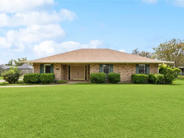 2037 Live Oak Dr, Brusly, LA 70719