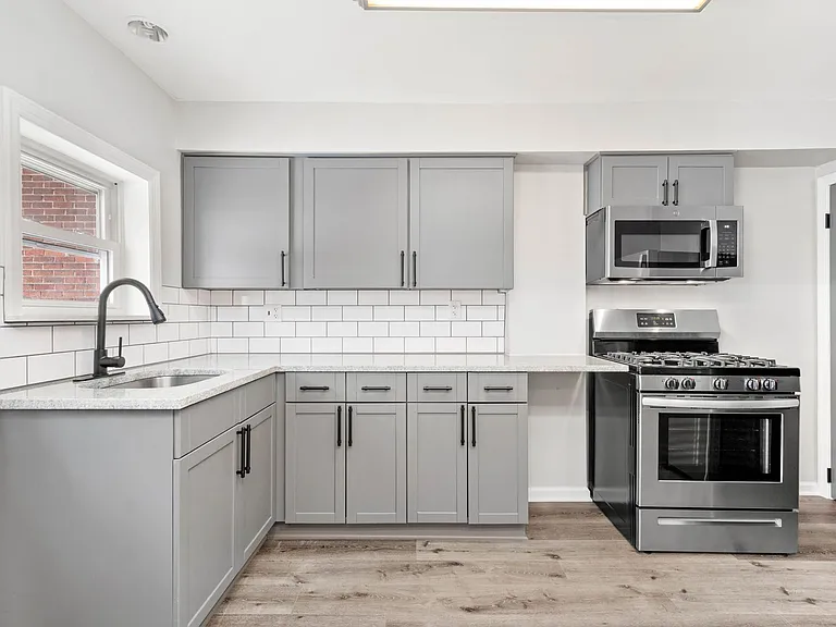 122 Kirk Ave — Photo 6