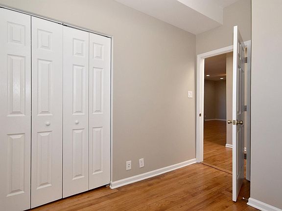 5th image of 368 N Hamlin Ave #2F
