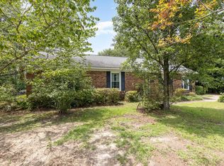 504 Shoreline Dr, Fayetteville, NC 28311