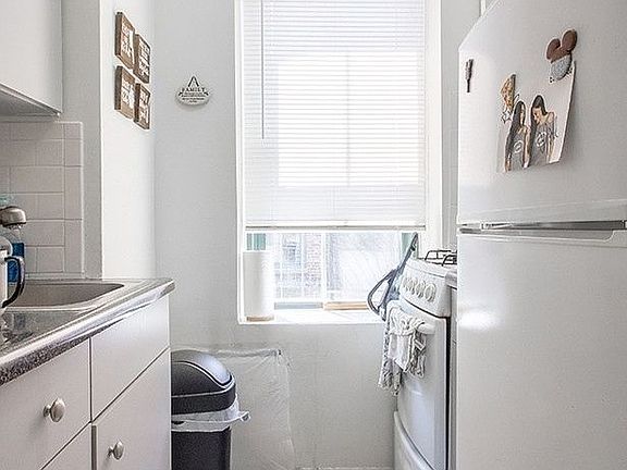4th image of 516 E 79th St APT 6H
