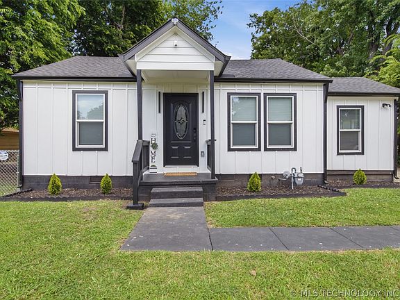 3rd image of 507 E 27th Pl N