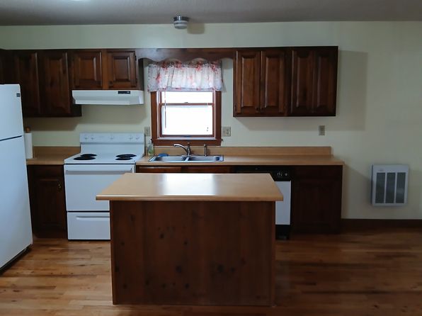 10 Brookwood Ave #A, Springvale, ME 04083