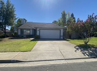 586 Springer Dr, Redding, CA 96003