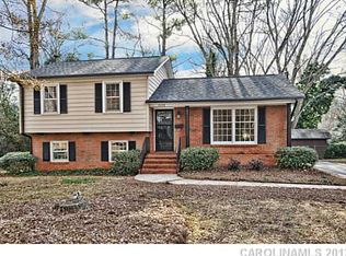 2208 Rocky Knoll Dr, Charlotte, NC 28210