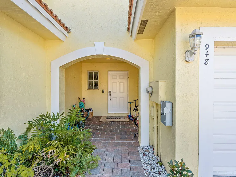 948 Imperial Lake Rd — Photo 3