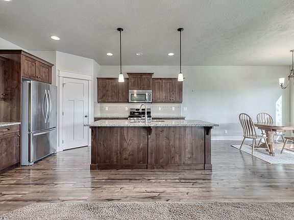 4th image of 4226 N Chapala Way