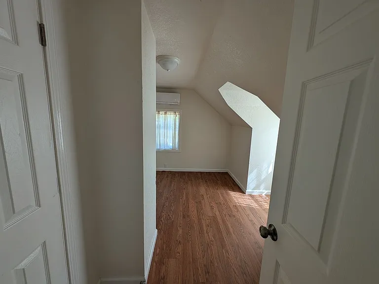 604 Loma St — Photo 21