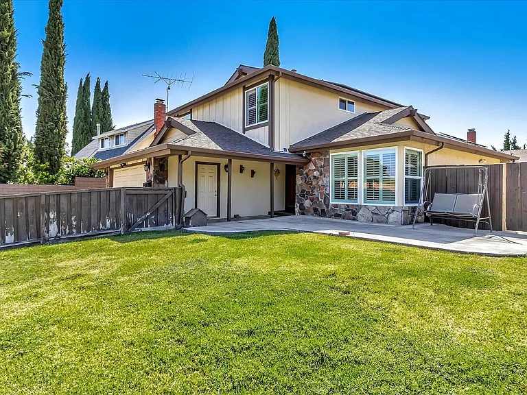 448 Los Pinos Way — Photo 4