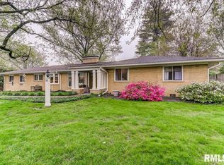 33 Top Hill Ln, Leland Grove, IL 62704