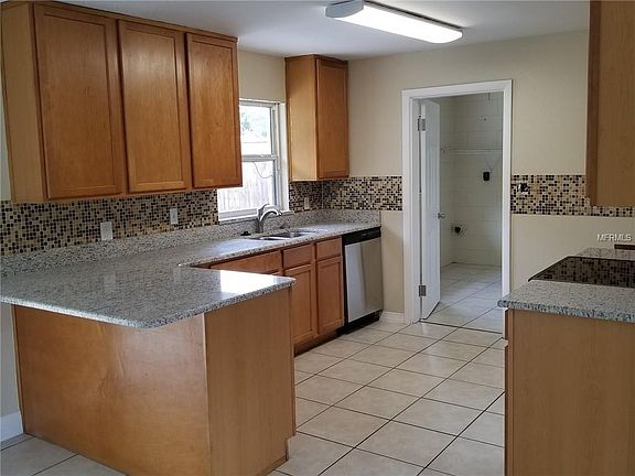 2nd image of 2409 Holly Ave
