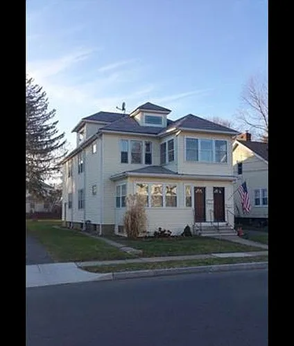 275 Whiting Ln Photo 1