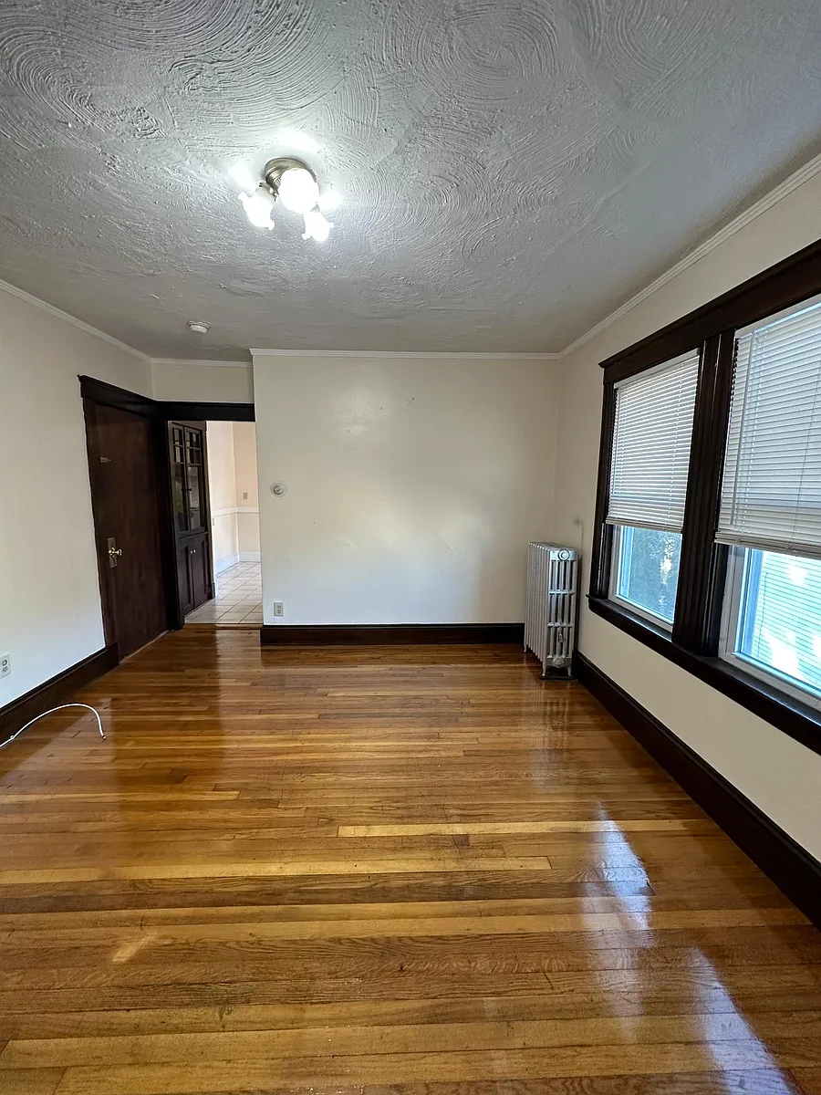 Building Photo - 87 Brook Rd #B