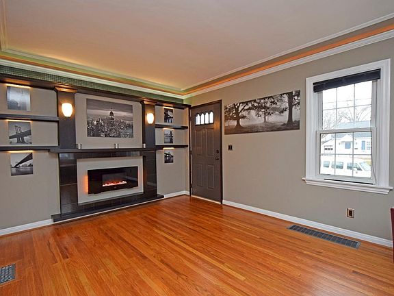 2nd image of 3853 Gardner Ave
