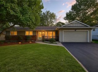 10218 Tracy Ave, Kansas City, MO 64131
