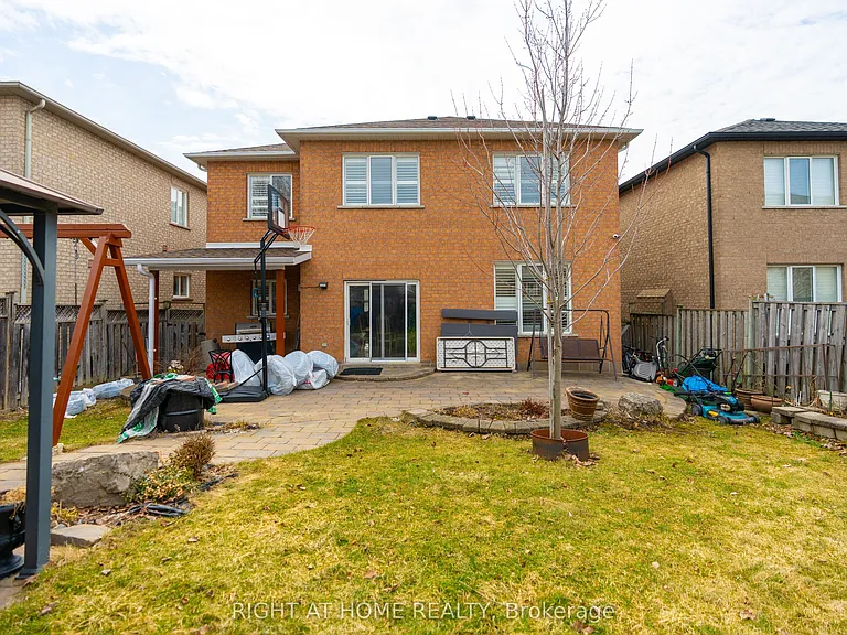 284 Maple Leaf Dr — Photo 38