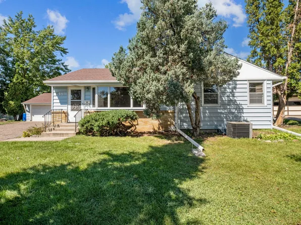 518 Park Valley Dr W, Hopkins, MN 55343