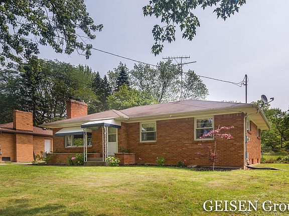 3rd image of 1522 Ball Ave NE