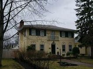 1015 Reeves Dr, Grand Forks, ND 58201