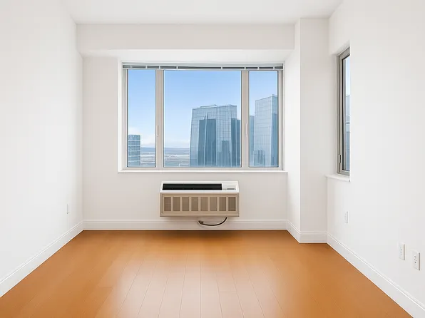 37-20 Prince Street image 1 of 9