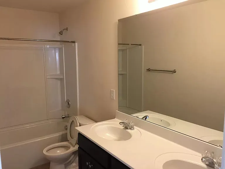 1009 Blue Stream Ln — Photo 15