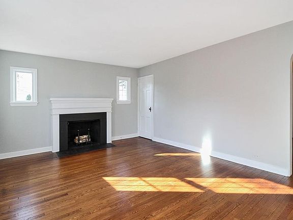5th image of 86 Bolton Ave
