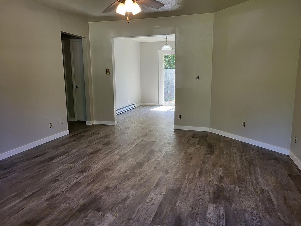 1st image of 3939 Reinhardt Dr