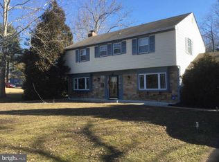29 Woodhaven Ln, Willingboro, NJ 08046