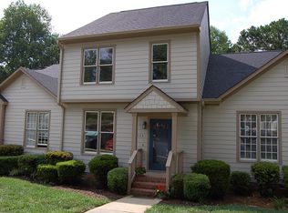 136 Windward Ct, Cary, NC 27513