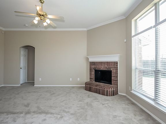 2nd image of 4504 Emerald Leaf Dr